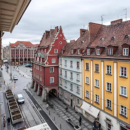 Oomph Deluxe Ruska Wroclaw