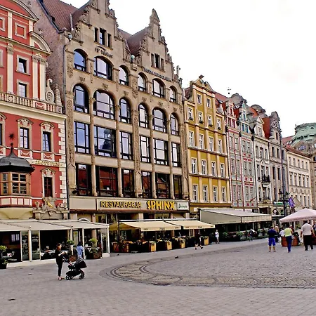 Oomph Deluxe Ruska Daire Wroclaw