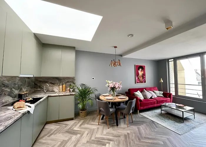 Oomph Deluxe Ruska Daire *