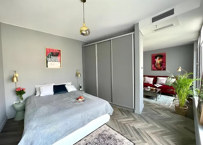 Oomph Deluxe Ruska Daire Wroclaw