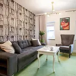 Daire Oomph Deluxe Ruska *
