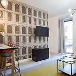 Oomph Deluxe Ruska Wroclaw