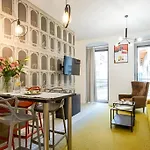 Daire Oomph Deluxe Ruska *