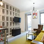 Oomph Deluxe Ruska Daire