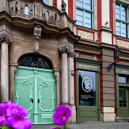 Oomph Deluxe Ruska *