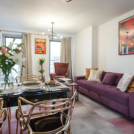 Oomph Deluxe Ruska Apartment