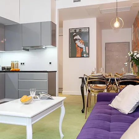 Oomph Deluxe Ruska Apartment *