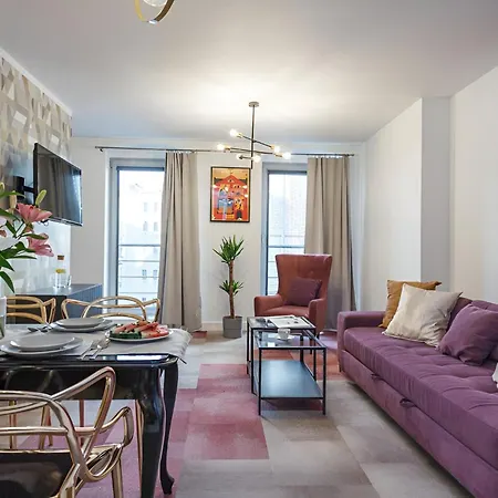 Oomph Deluxe Ruska Apartment