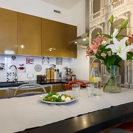 Oomph Deluxe Ruska *