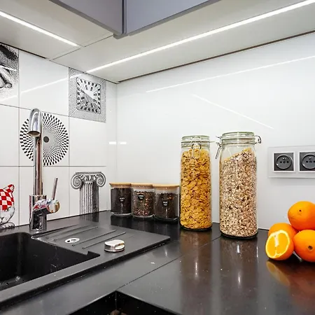 Oomph Deluxe Ruska * Breslau