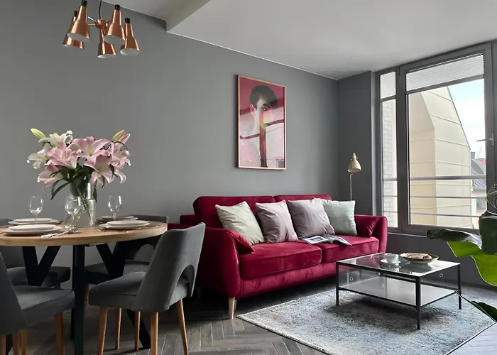 Oomph Deluxe Ruska * فروتسواف