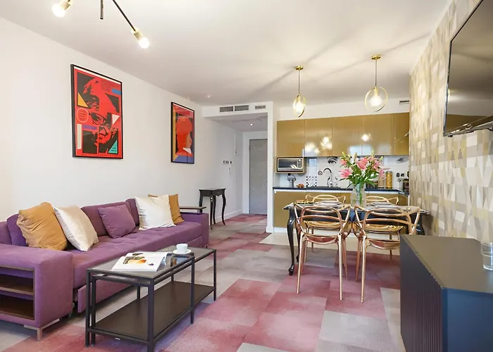 Oomph Deluxe Ruska شقة *